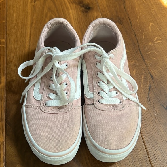 Vans - Picture 2 of 5